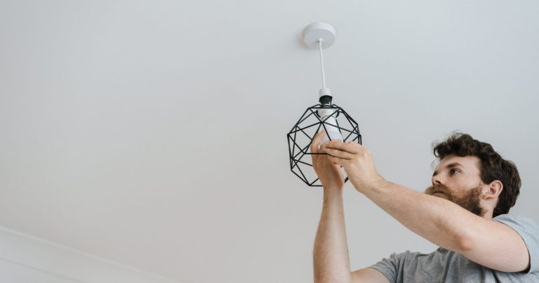 Does a Handyman Need a License in Arizona? The $1,000 Rule Explained