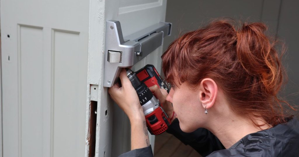 What Can a Handyman Do in Arizona? Jobs They Can and Can’t Take